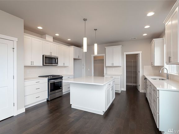 5th image of 9090 Triumph Ave NE
