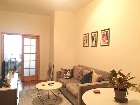 Rented by Capri Jet Realty Corp | media 16