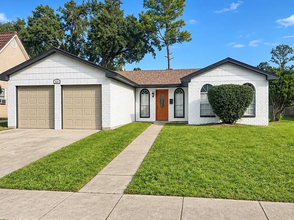 929 Madewood Rd