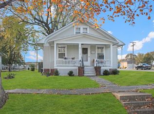 210 N Main St, Corder, MO 64021