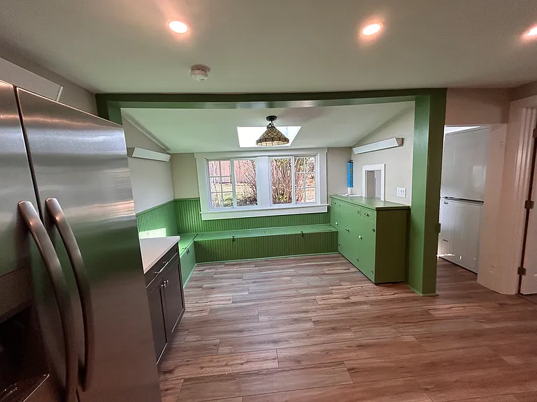 906 Main St — Photo 8