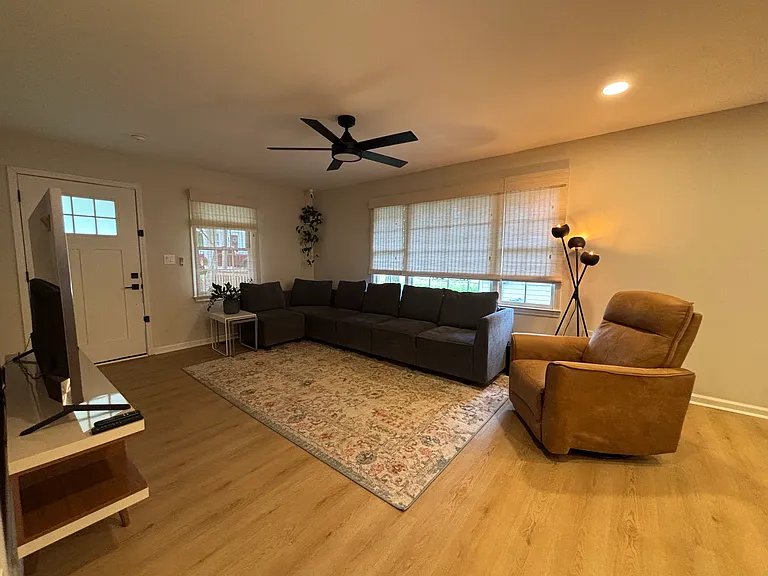 1443 Belmont Ave SE — Photo 3