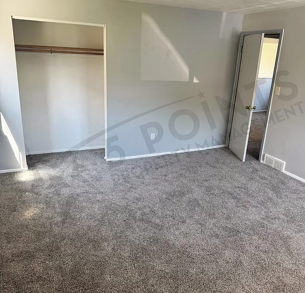 927 E 216th St #1 — Photo 38