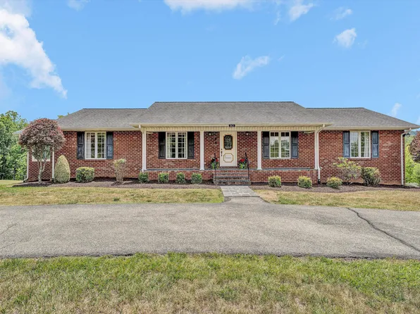 801 Orchard Lake Dr, Daleville, VA 24083