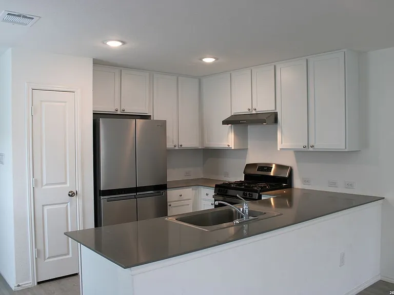 124 Horseshoe Trails — Photo 2