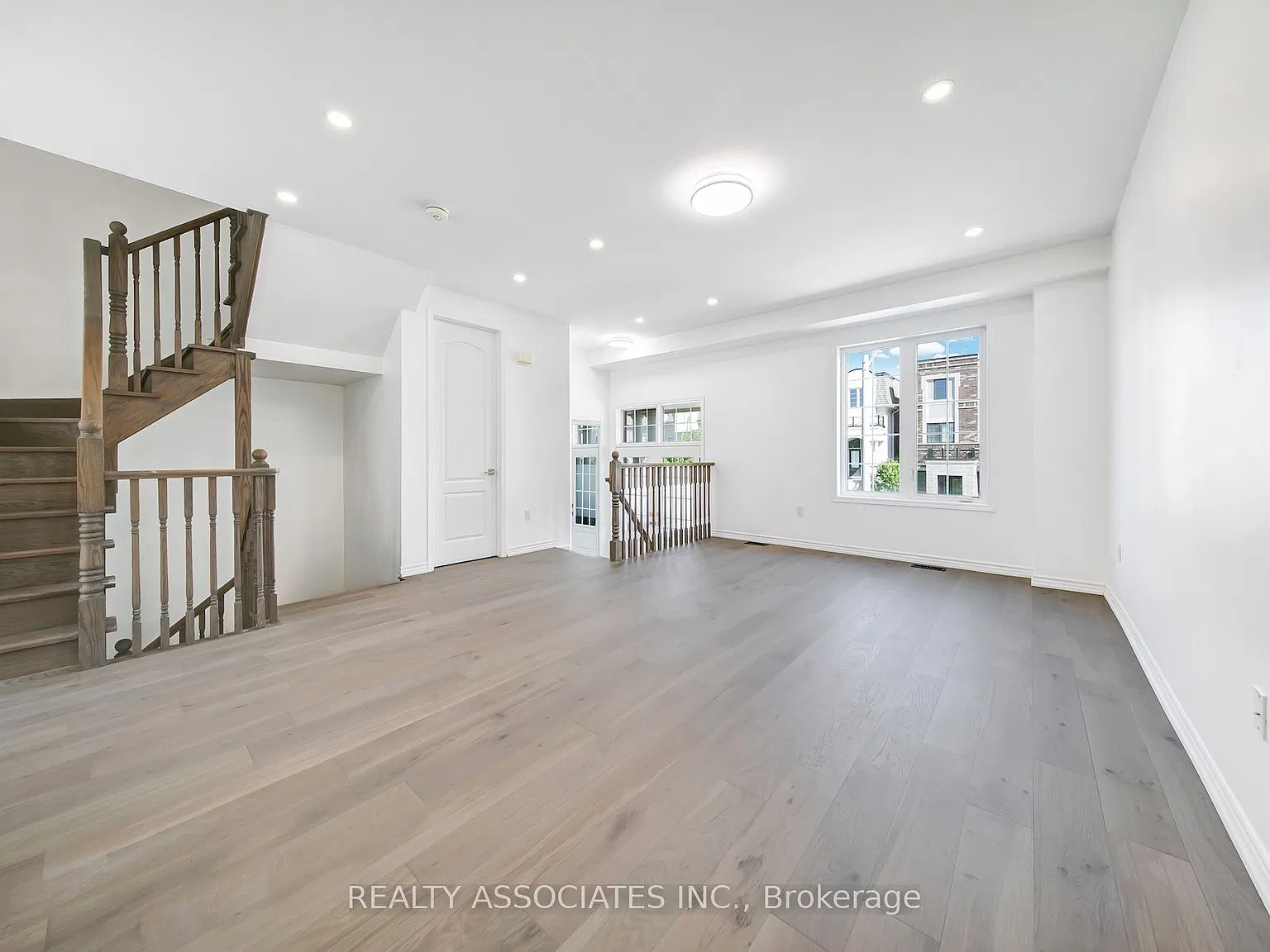 3 bed, $4,980 — Photo 4