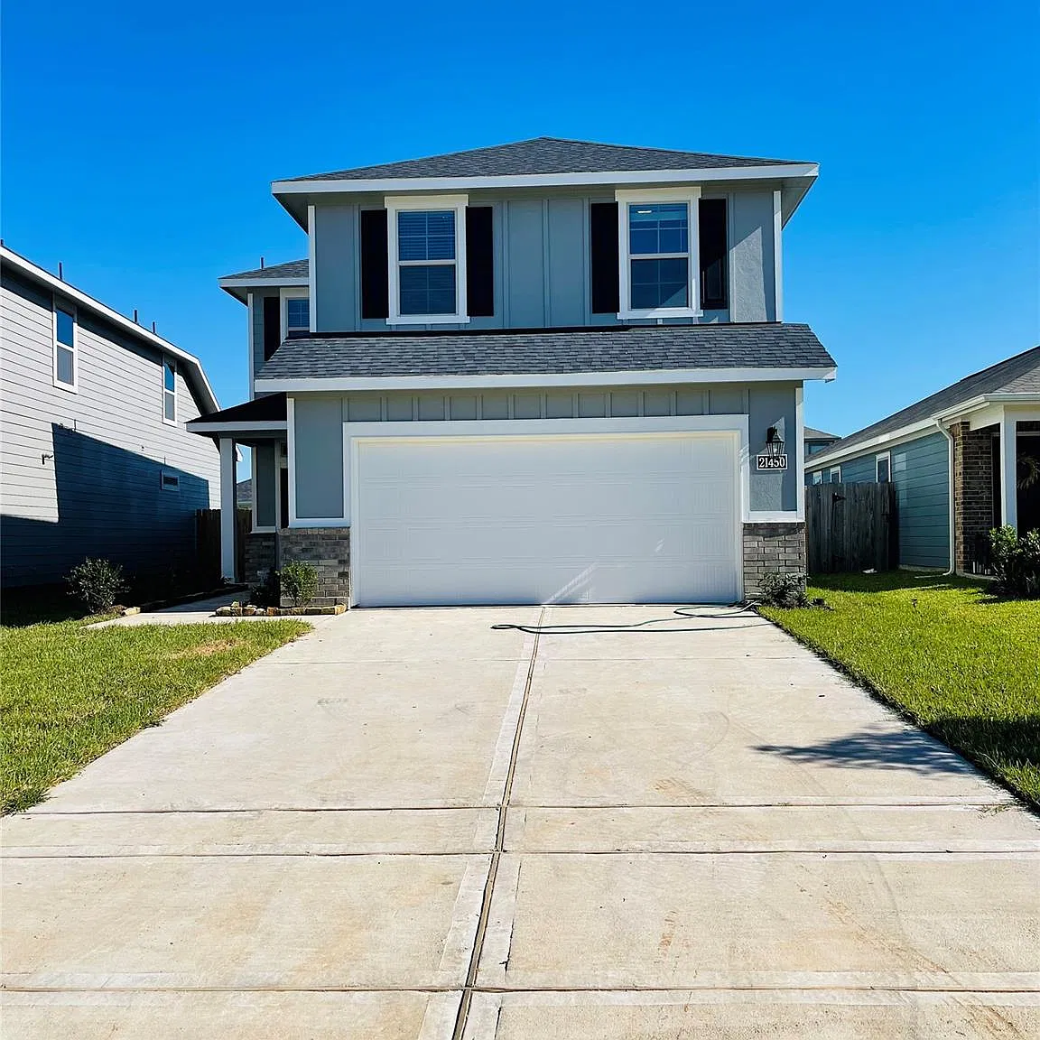 4 bed, 2.5 bath, 2055 sqft, $2,400 — Photo 1