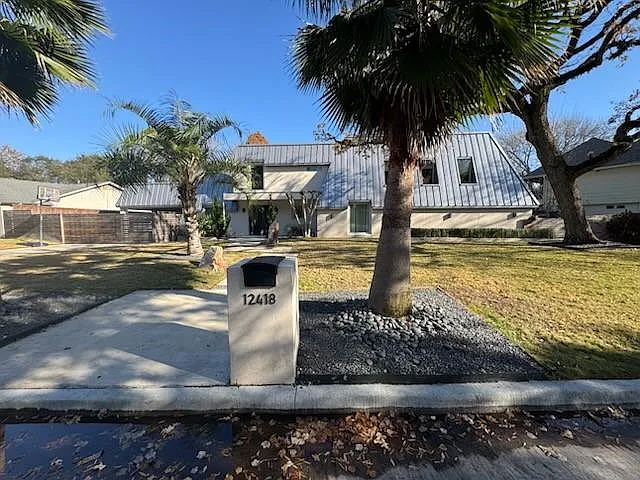 4 bed, 4.5 bath, 4044 sqft, $11,000 — Photo 3