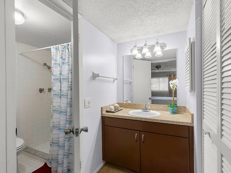 Split Bathroom with Linen Closet