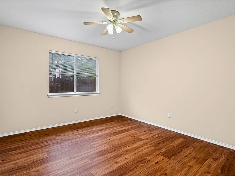 716 Meadow View Dr — Photo 14