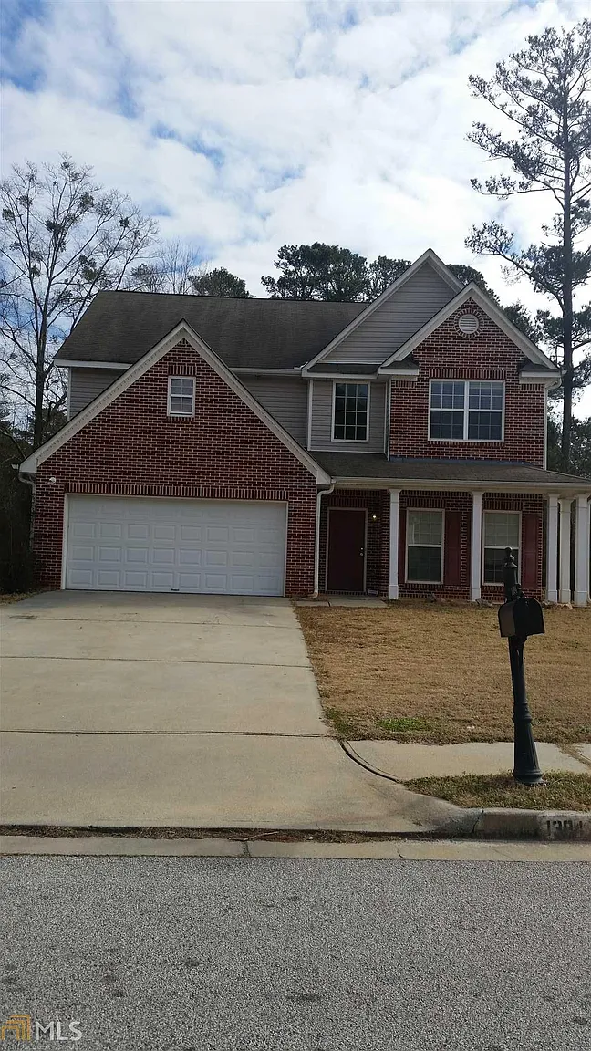 1394 Amaryllis Way photo 1