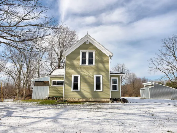 580 N County Line Rd, Watervliet, MI 49098
