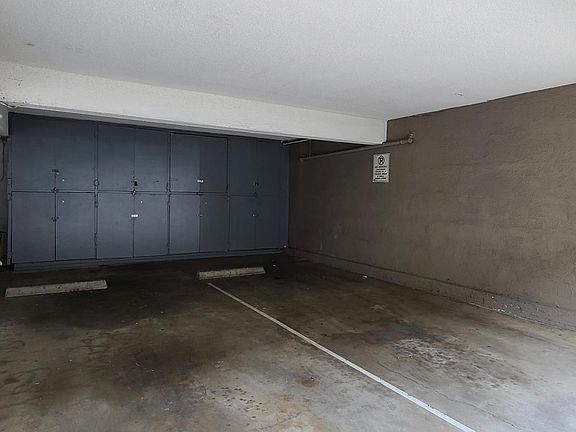 4th image of 6252 Pickering Ave
