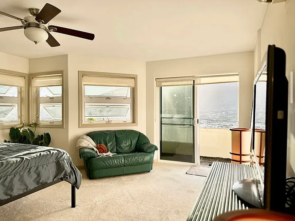 3022 Kahaloa Pl