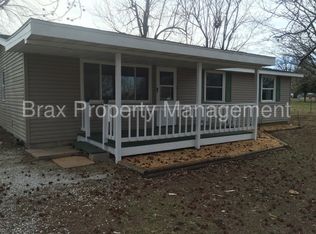 108 E Meadowbrook Ave, Clever, MO 65631