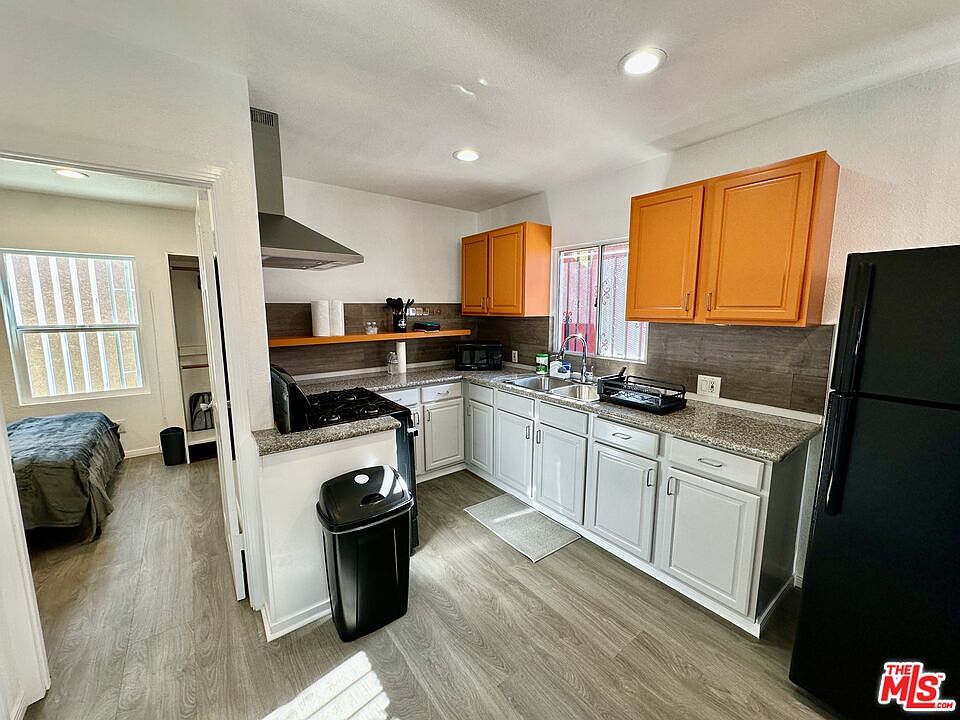 1st image of 523 1/2 W 56th St