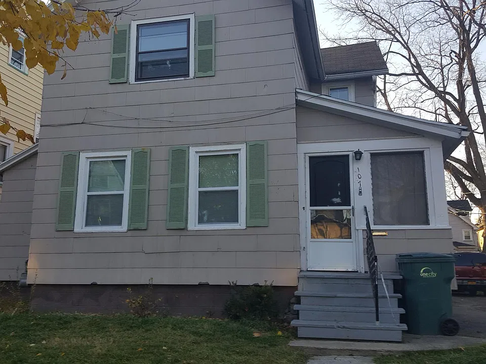 107 Sherwood Ave