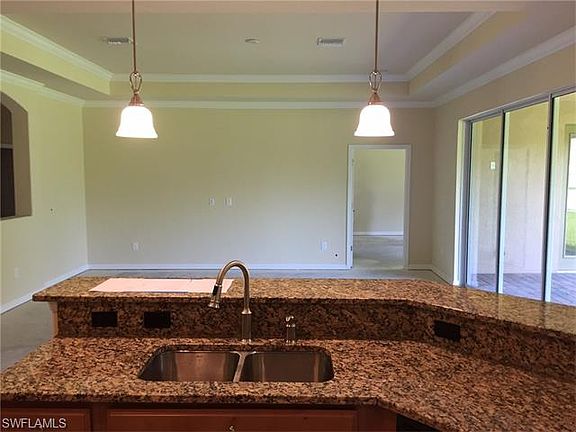 3rd image of 3692 Valle Santa Cir