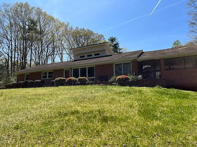 7121 Pine Needle Dr photo 1