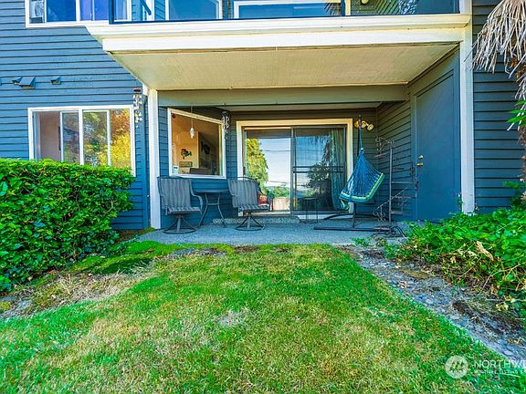 4th image of 4171 W Lake Sammamish Parkway SE #A101