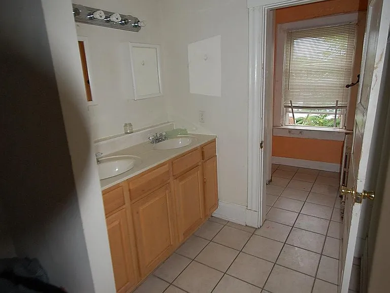 2326 Wheeler St #2 — Photo 9