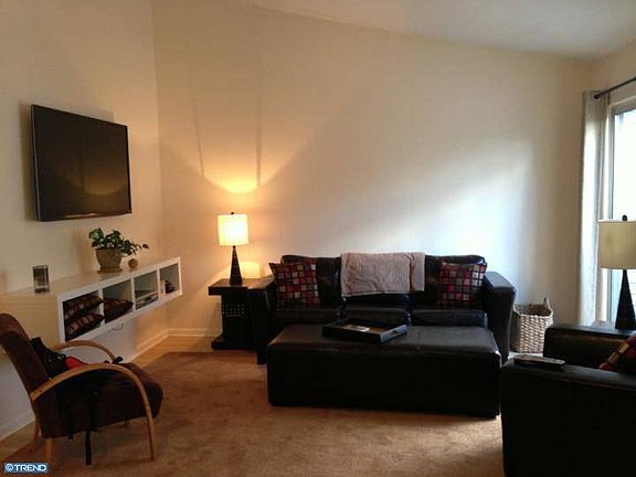 4th image of 11 Tilia Ct