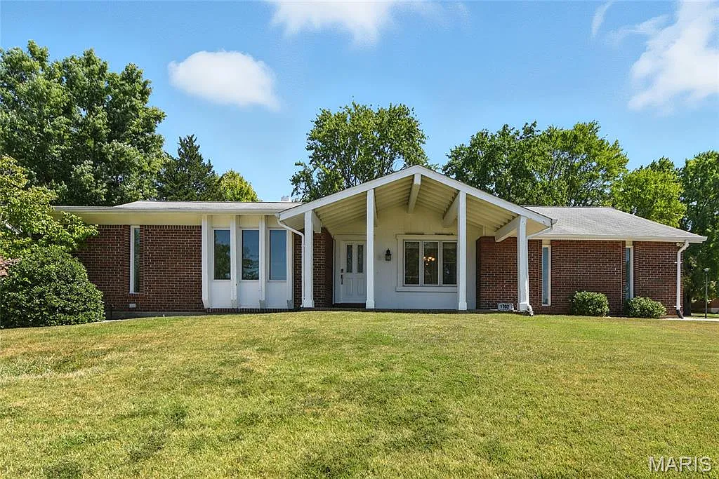 1702 Stemwood Way photo 1