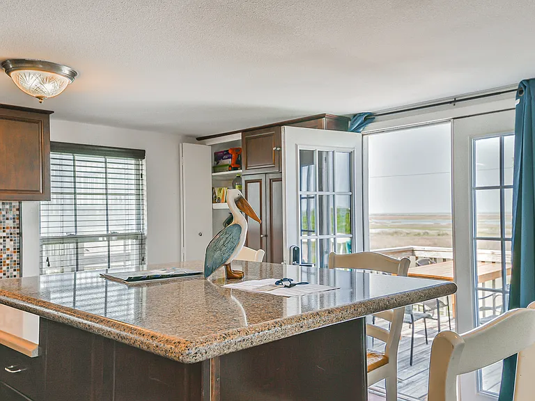 3919 San Jacinto Dr — Photo 3