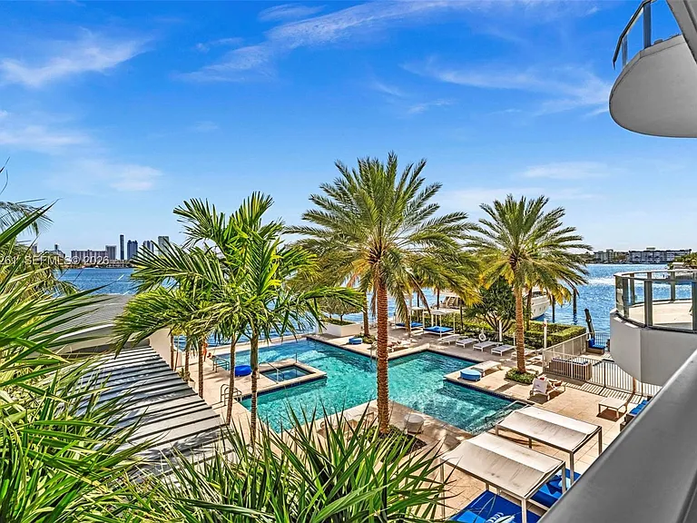 17301 Biscayne Blvd #210 — Photo 27