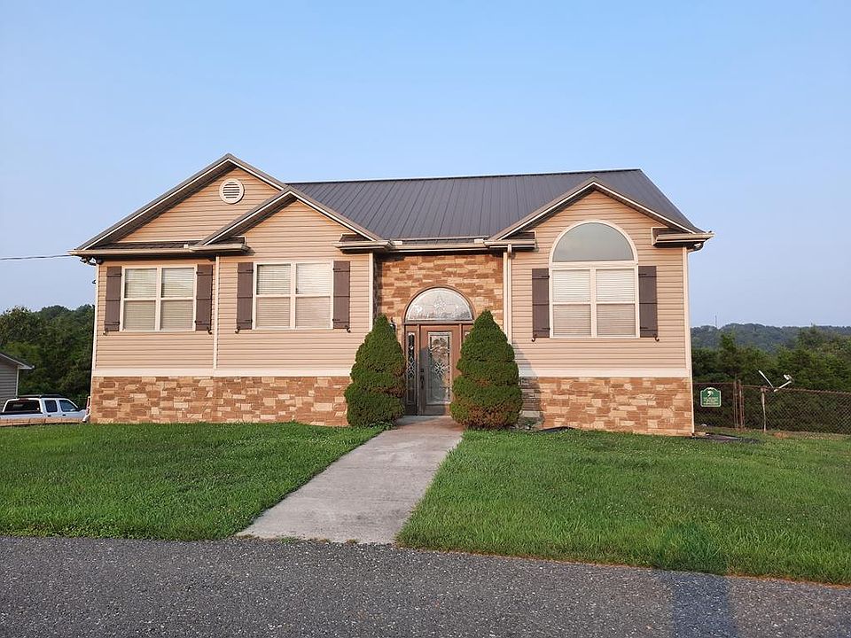 1st image of 306 Oak Hammock Ln