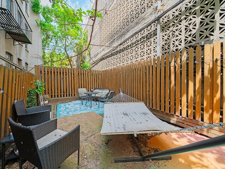 333 W 43rd St #1C — Photo 2