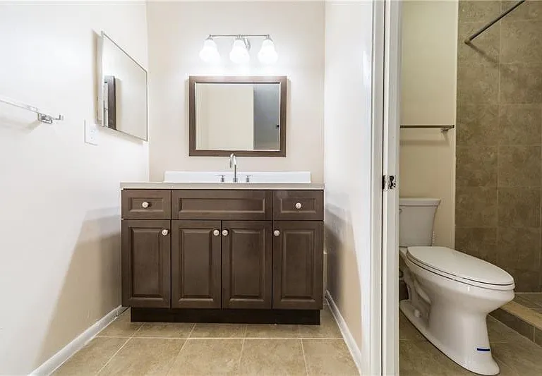 1343 Hampton Blvd — Photo 14