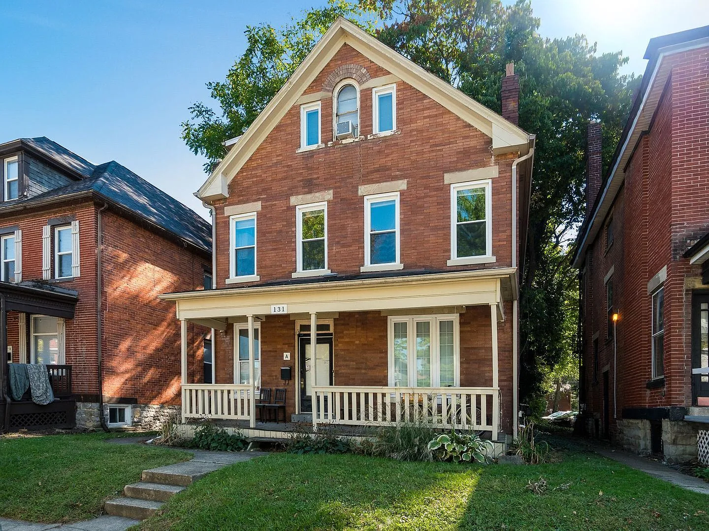 2 bed, 1.0 bath, $1,465 — Photo 2