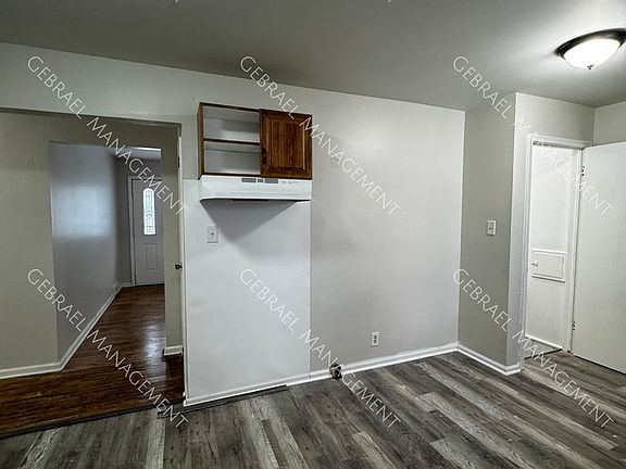 5th image of 1414 Woodhall Dr