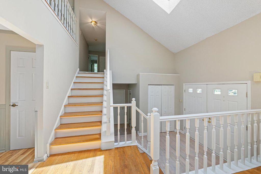 5 Zinnia Dr, Newtown, PA - View 2
