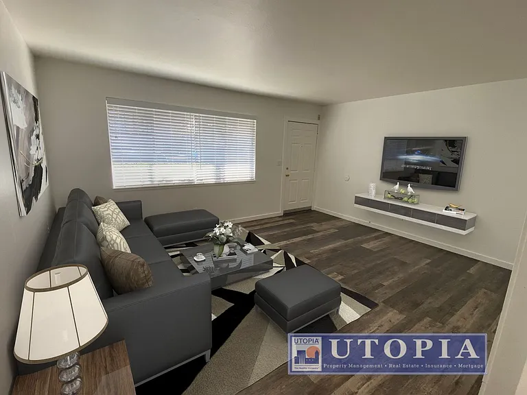 SCZ T 318 Laurel Street — Photo 3