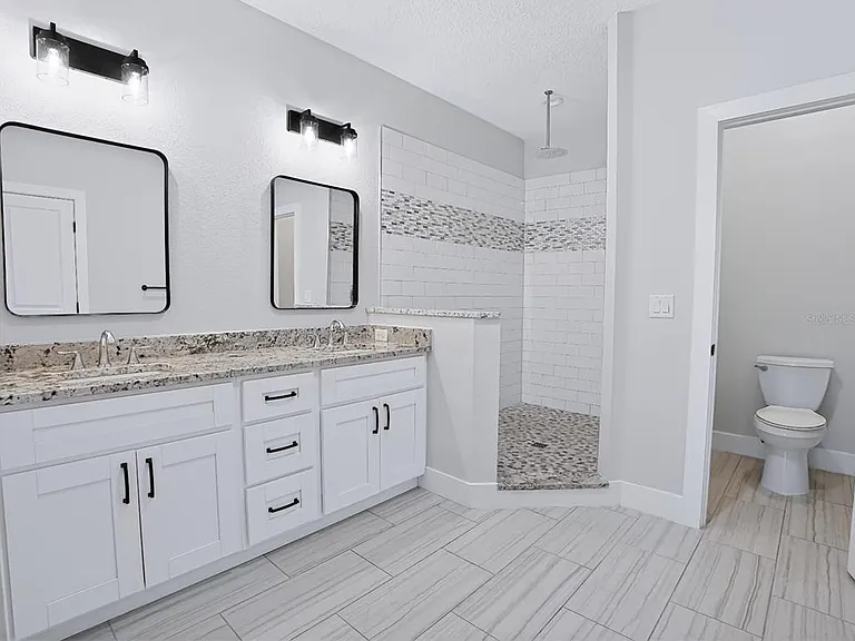 2233R E Kaley Ave #6 — Photo 13