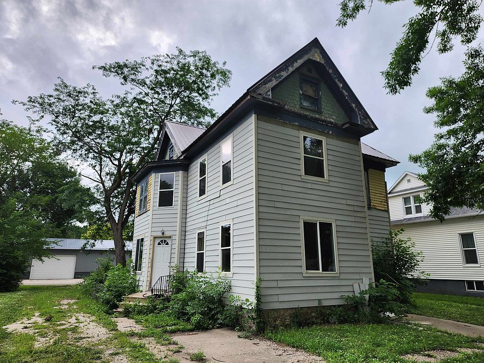 1st image of 1405 Broadway St