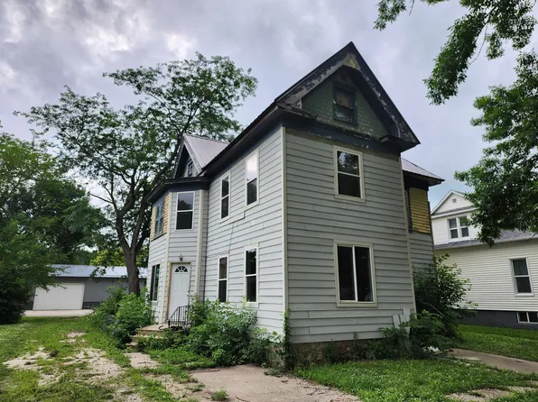 1405 Broadway St, Emmetsburg, IA 50536