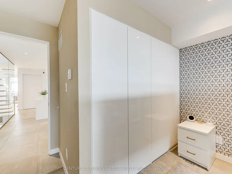 81 Dagmar Ave — Photo 25