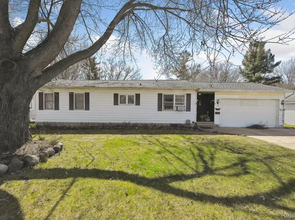 432 E Frank St, Fowlerville, MI 48836