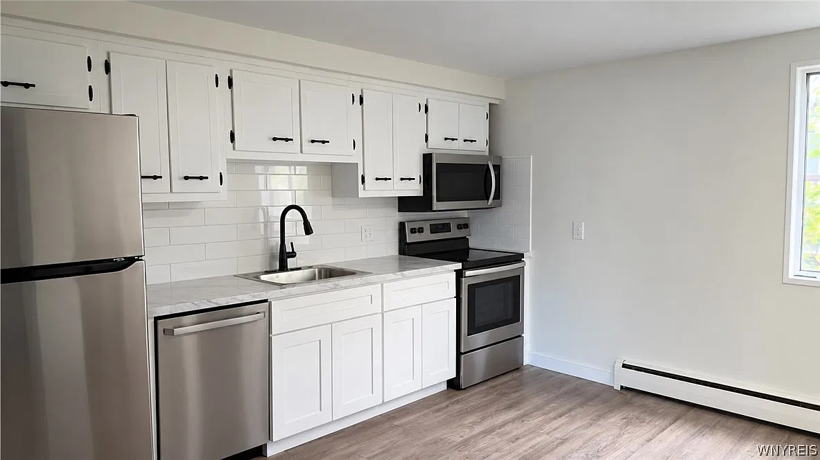 2 bed, 1.0 bath, 1250 sqft, $1,350 — Photo 3