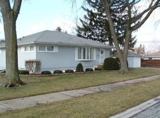 8516 Delaware St, Highland, IN 46322