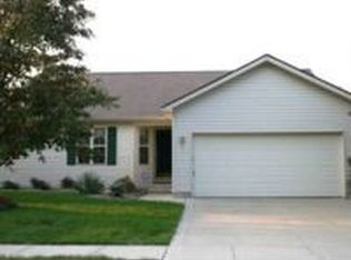 10512 Cedar Dr, Fishers, IN 46037