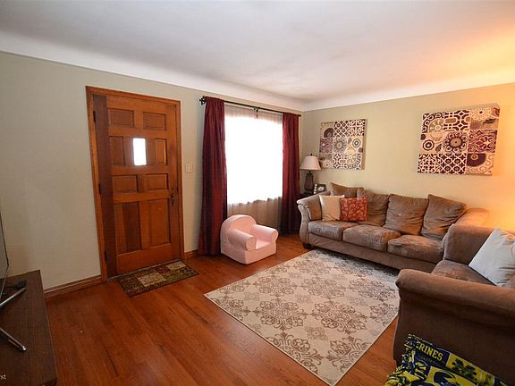 2nd image of 21176 Lochmoor St