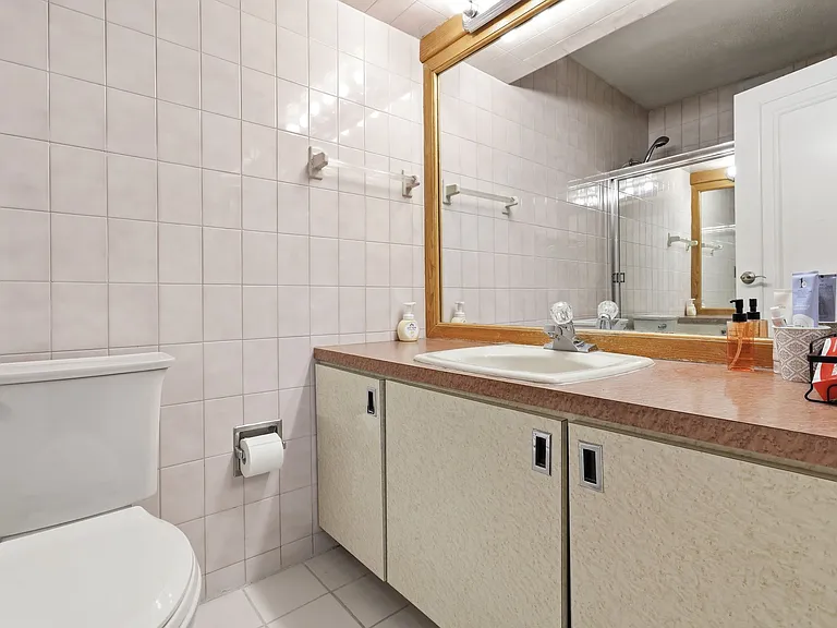 200 Winston Dr #720 — Photo 23