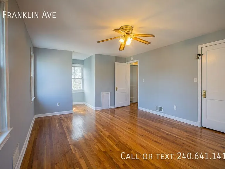 8 Franklin Ave — Photo 21