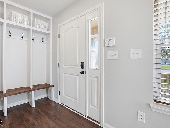 5th image of 450 Sedgewick Dr