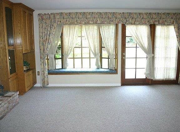 4th image of 189 Surmont Ct