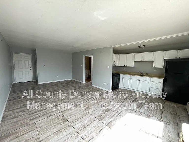 1590 Clinton St #206 — Photo 3